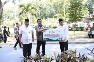 Gubernur Herman Deru Serahkan Bantuan 10 Unit Mart-Booth 