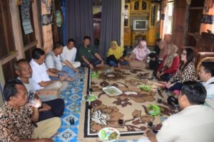 Srikandi Gerindra Siti Nurizka Datangi Kelompok Tani di Karya jaya