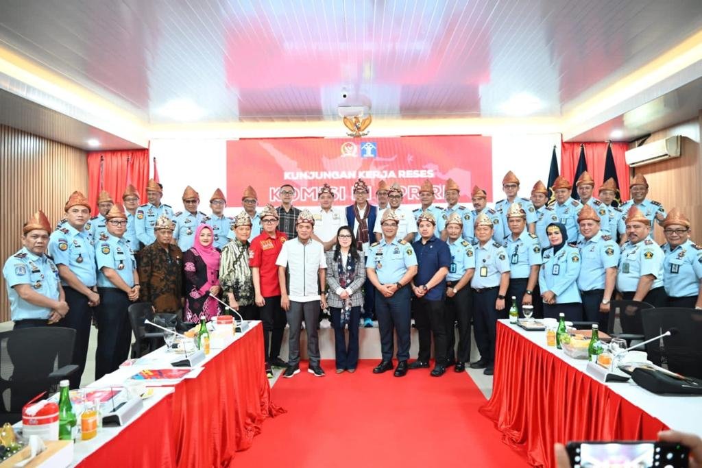 Siti Nurizka dan Rombongan Komisi III DPR RI, Gelar RDP dengan Kemenkumham Sumsel